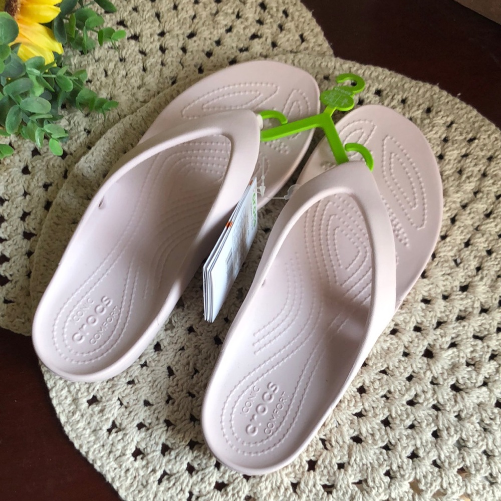 Kadee II CROCS Women's Light Pink Flip Flop Sandals